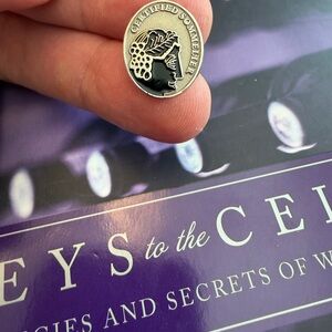 Modern European Certified Sommelier Lapel Pin – Wine Professional Pin – New